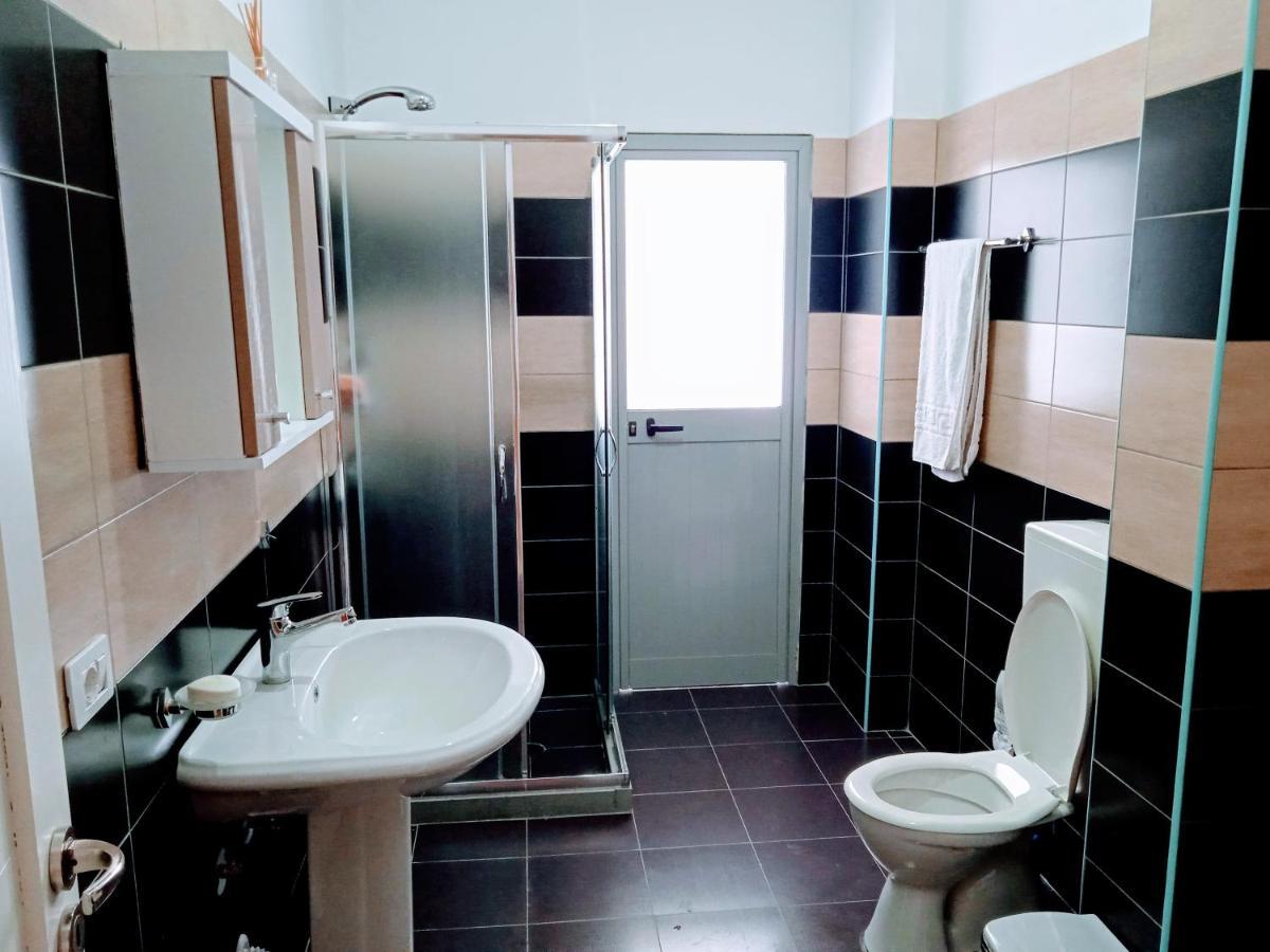 Artist S Apartment Vlore Luaran gambar