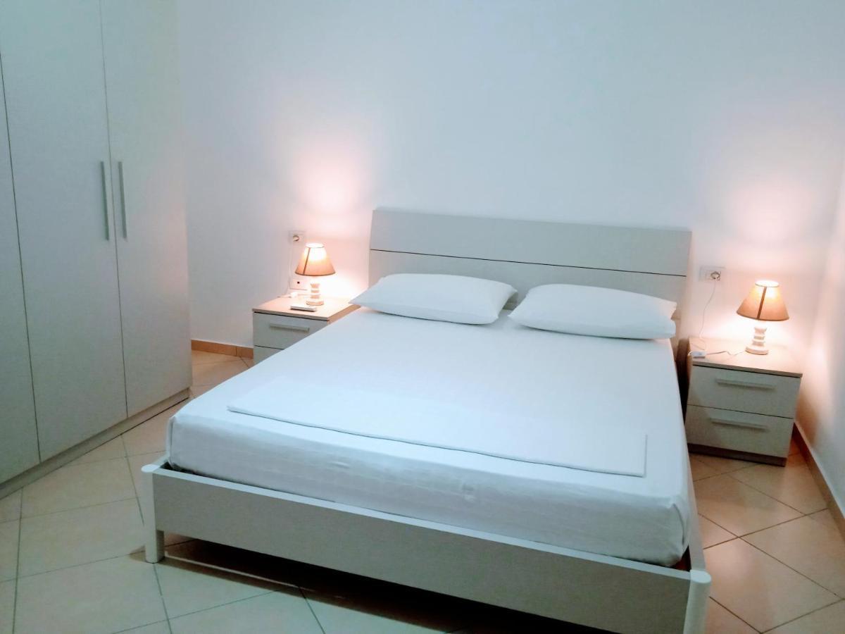 Artist S Apartment Vlore Luaran gambar