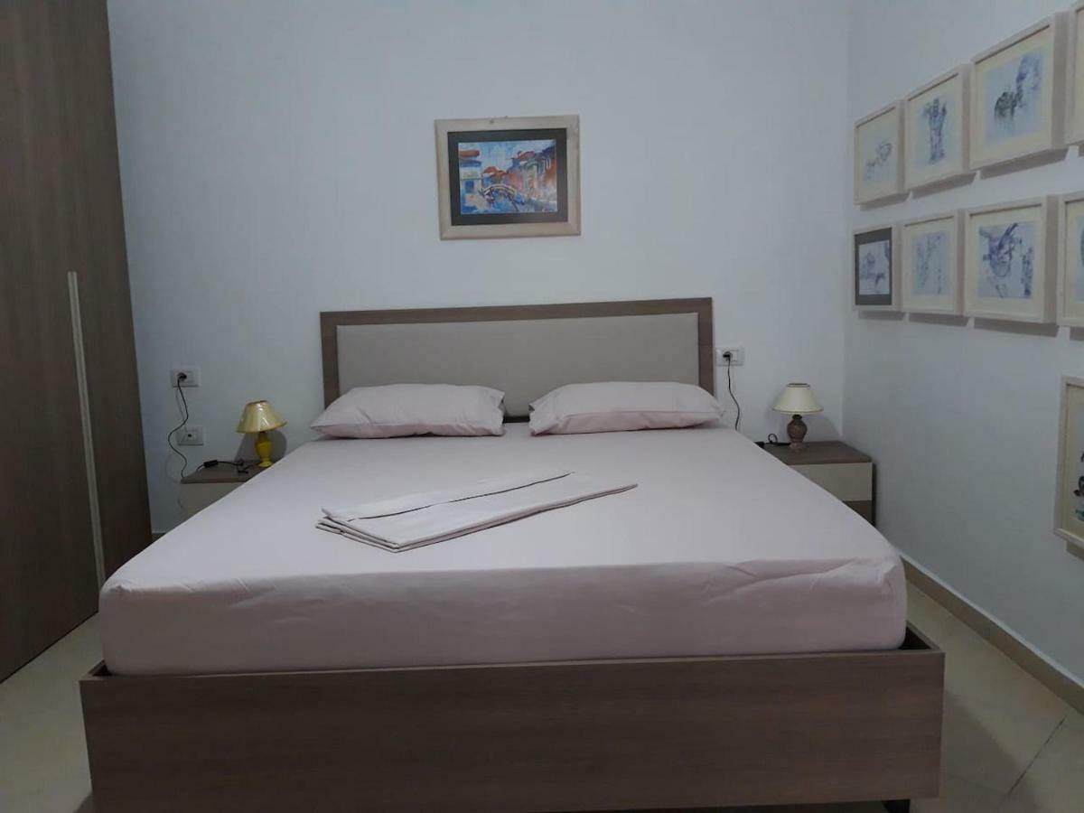 Artist S Apartment Vlore Luaran gambar